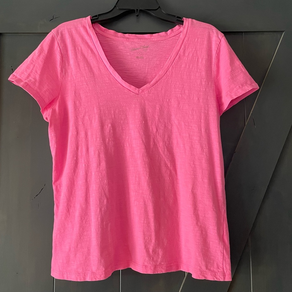 Universal Thread Neon Pink V-Neck Tee